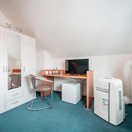Airport Lounge Hotel Duesseldorf-3